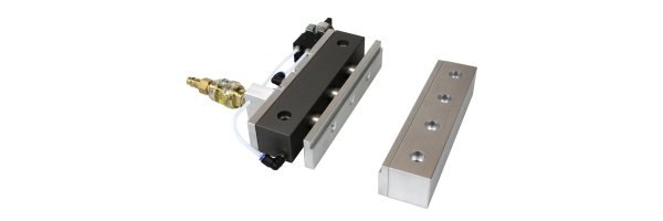 Pneumatic toggle / clamping jaws